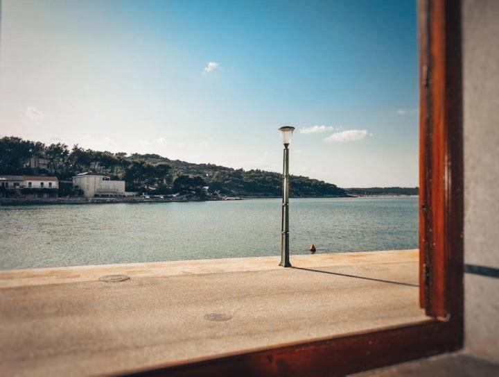 Appartamento Mala Oaza Mira Povlja  Esterno foto